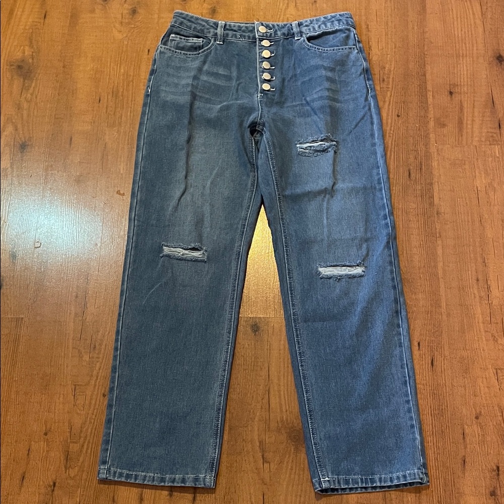Midiross women’s distressed jeans.